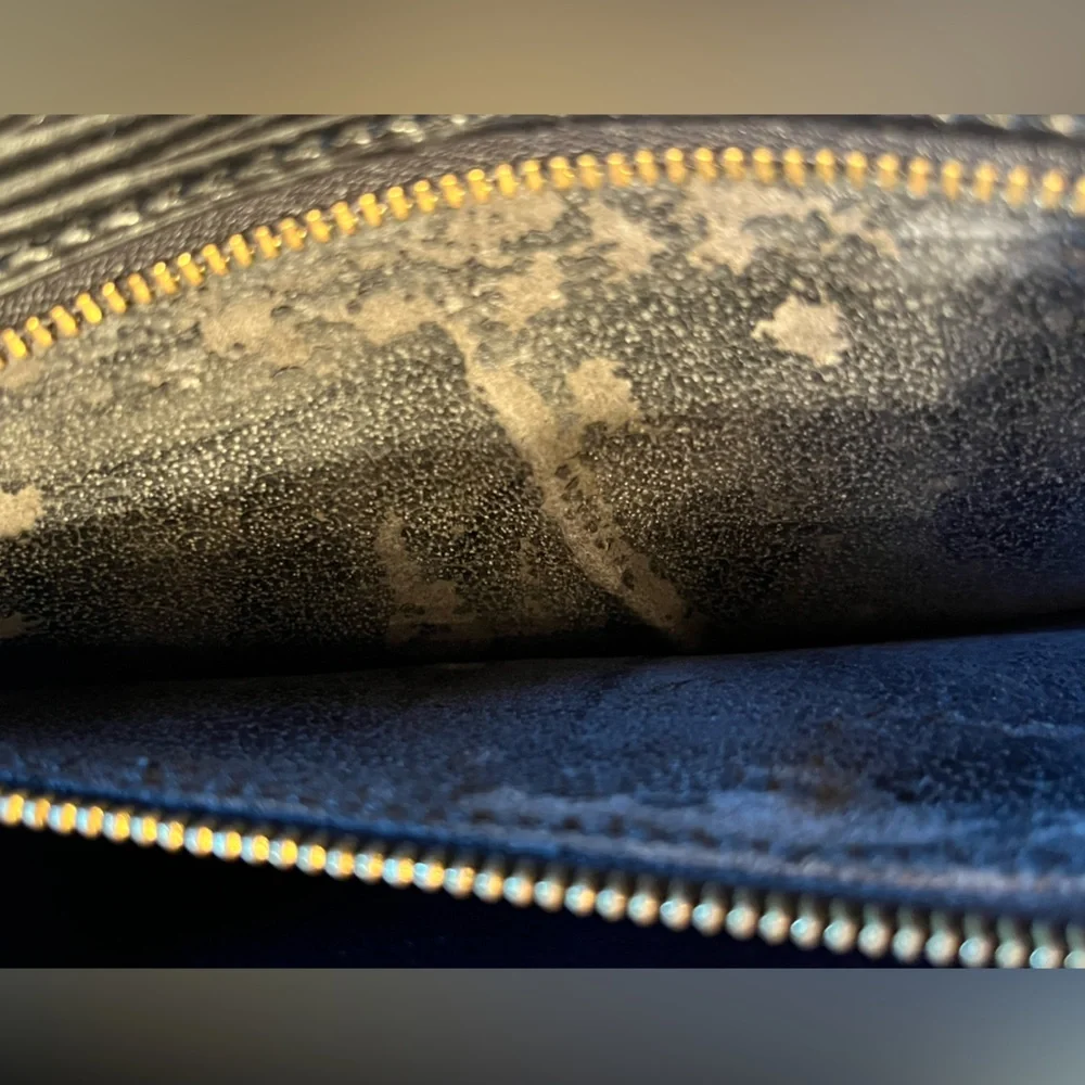 Louis Vuitton Epi Clutch, Black